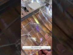 ¿Cómo crea esta máquina un borde redondo acrílico perfecto?