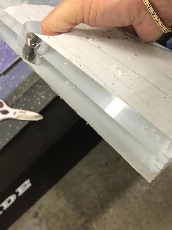 Máquina pulidora de bordes acrílicos de tamaño pequeño 1000 mm Mampara acrílica Escritorio Partición Sadie Diamond Polish Machine Para Plexiglás