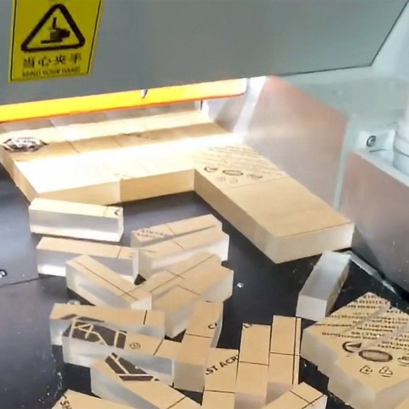 Sierra de corte automática SD-2600 de alta precisión de 0,01 mm para madera, acrílico, PM, PS y plástico en Europa