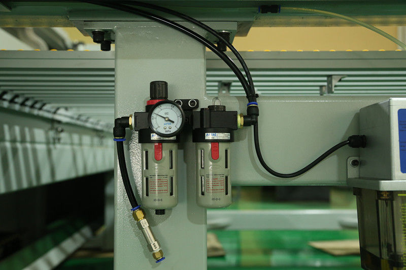 SD-1350 Acrílico CNC Panel Electrónico Sierra Acrílica Sierra de Mesa Sierra de Alimentación Automática Sierra de Corte Electrónica Acrílica para PMMA PS MS