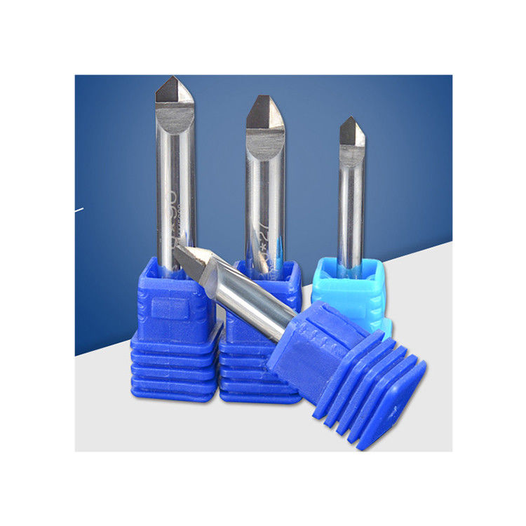 Cortar y pulir el filete de acrílico con una herramienta de diamantes