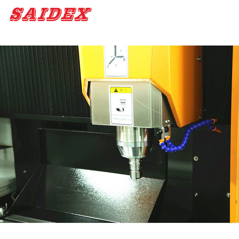 Velocidad del eje de 24000rpm SD650 3000kg Peso Máquina CNC acrílica con 400kg de carga máxima de trabajo Máquina de pulido de metal