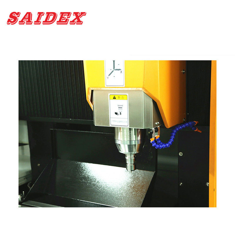 Máquina CNC de tallado acrílico de 8KW 600x500x280mm Multifunción adecuada para el procesamiento de aluminio, acrílico, PS、PC