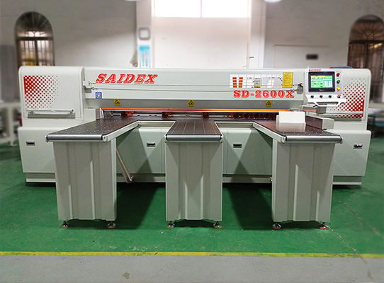 Máquina de corte de acrílico de alta precisión CE con longitud de sierra de 2600 mm